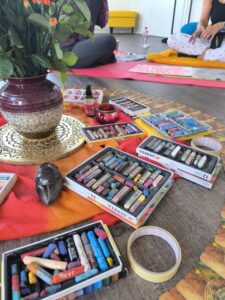 Kunsttherapeutisches Gruppenangebot mit Marie Milling - Malen mit Pastell- und Ölpastellkreide